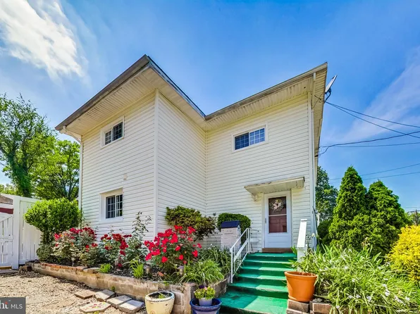 10639 Maple St, Fairfax, VA 22030