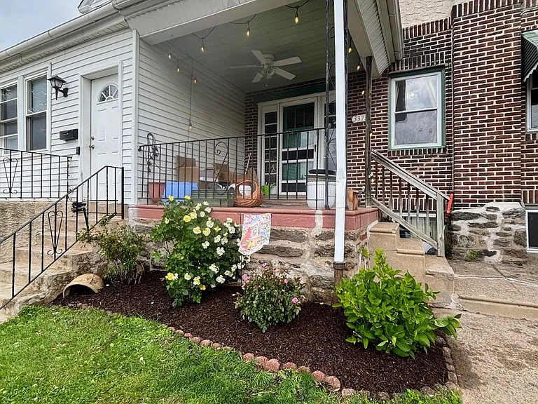 3373 Vaux St — Photo 2