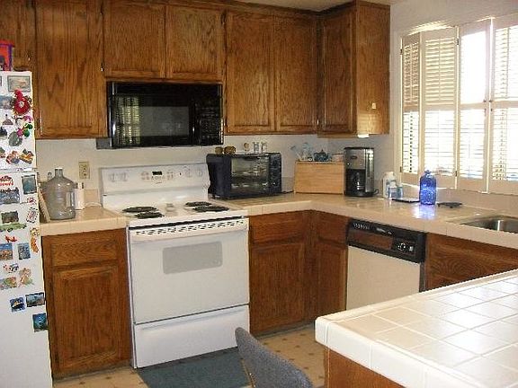 4th image of 511 Curtin Ln