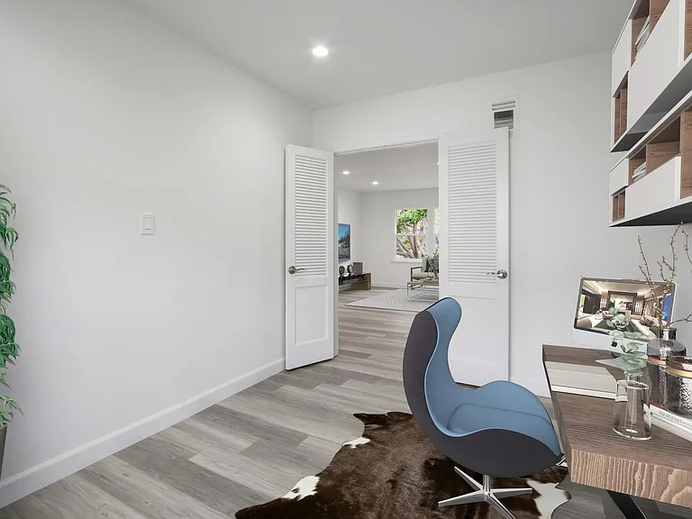 1101 Bay St #D — Photo 8