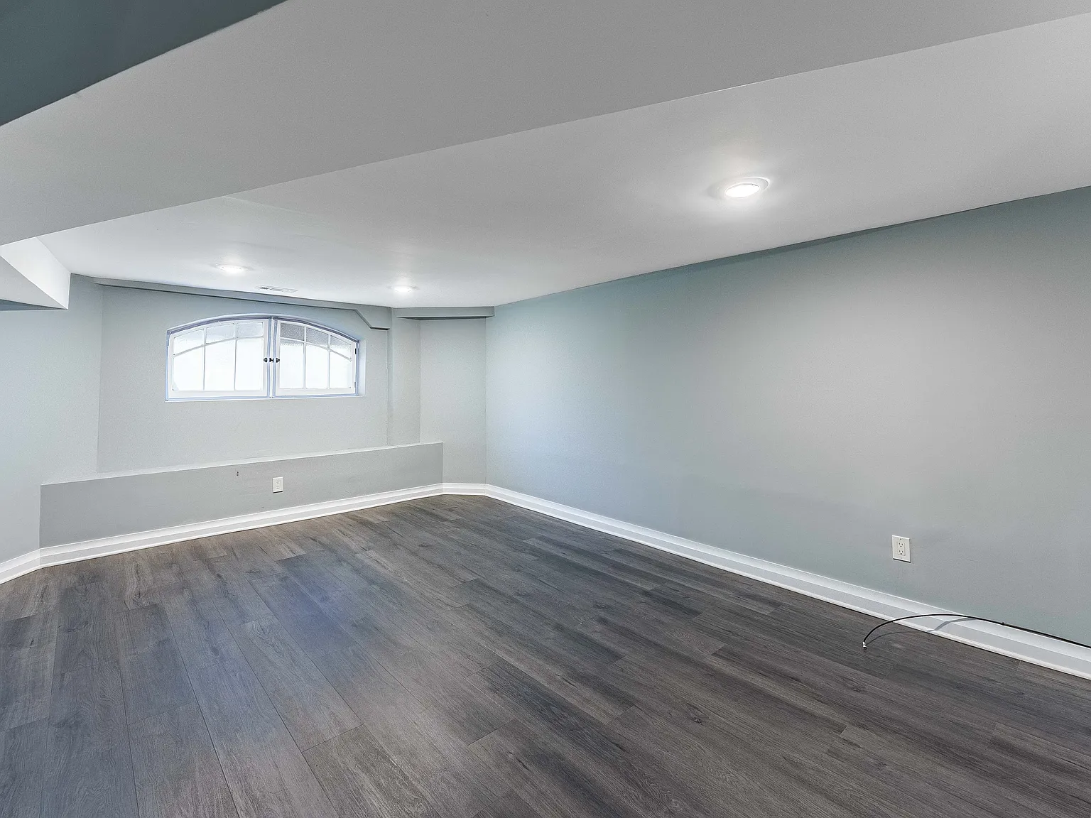 2 bed, 900 sqft, $1,350 — Photo 3