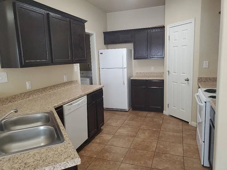1207 Cavalry Ln #B — Photo 5