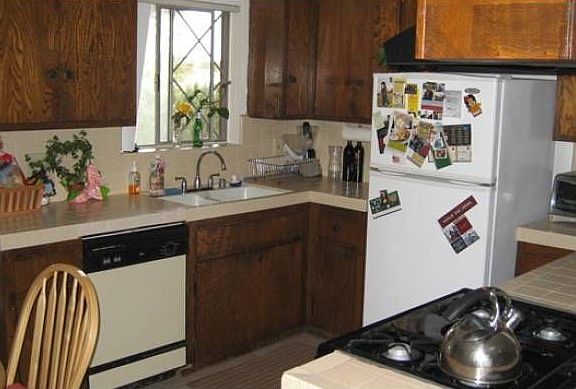 Kitchen & Dining Pic#2