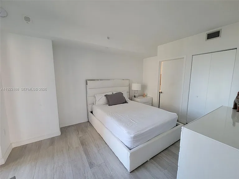 45 SW 9th St #2201 — Photo 6