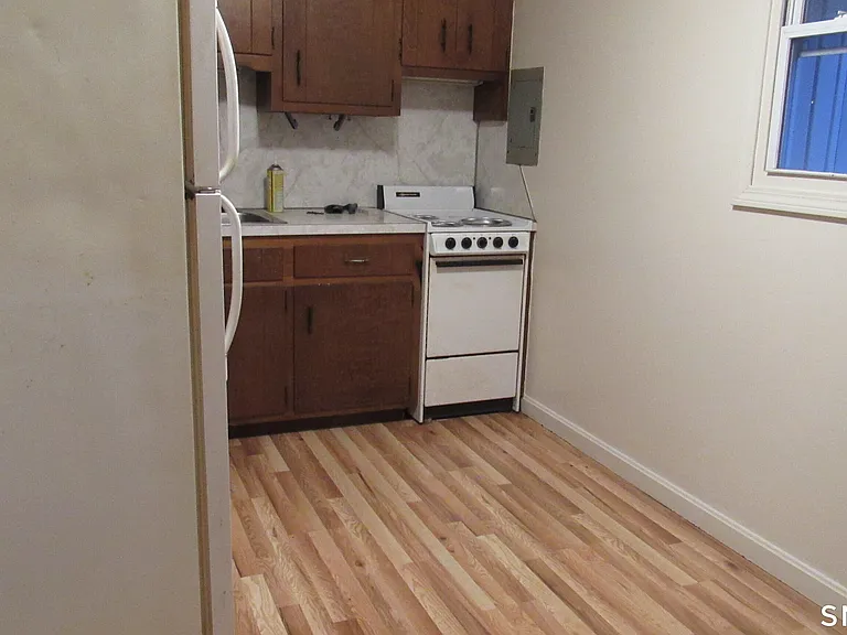 107 Palmer Bridge St — Photo 2