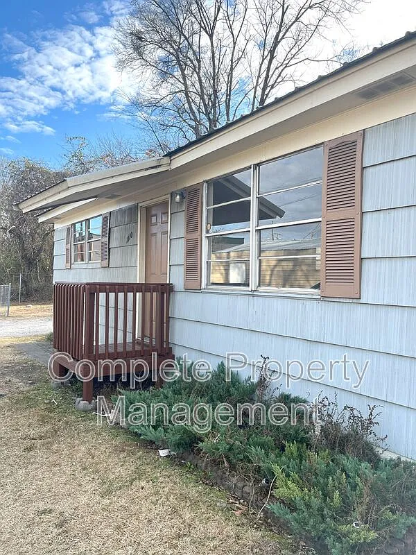 2 bed, 1.0 bath, 1680 sqft, $850 — Photo 2