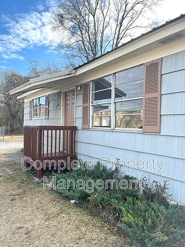 1108 Hall St Photo 1