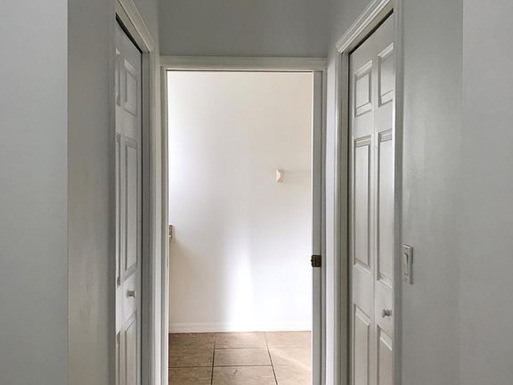 4th image of 3217 S Andrews Ave #A