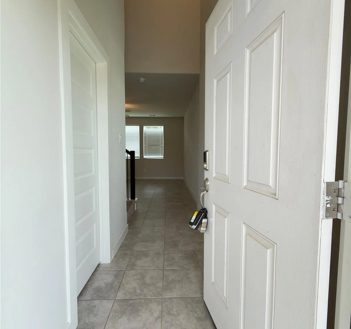 3 bed, 2.5 bath, 1639 sqft, $2,200 — Photo 4