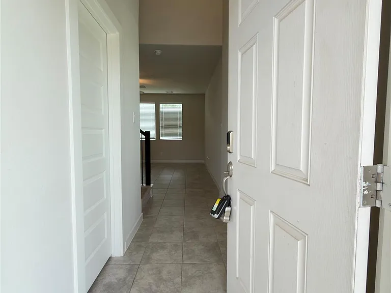 5723 Madden Ln — Photo 4