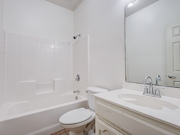 5th image of 7048 Summit Parc Dr
