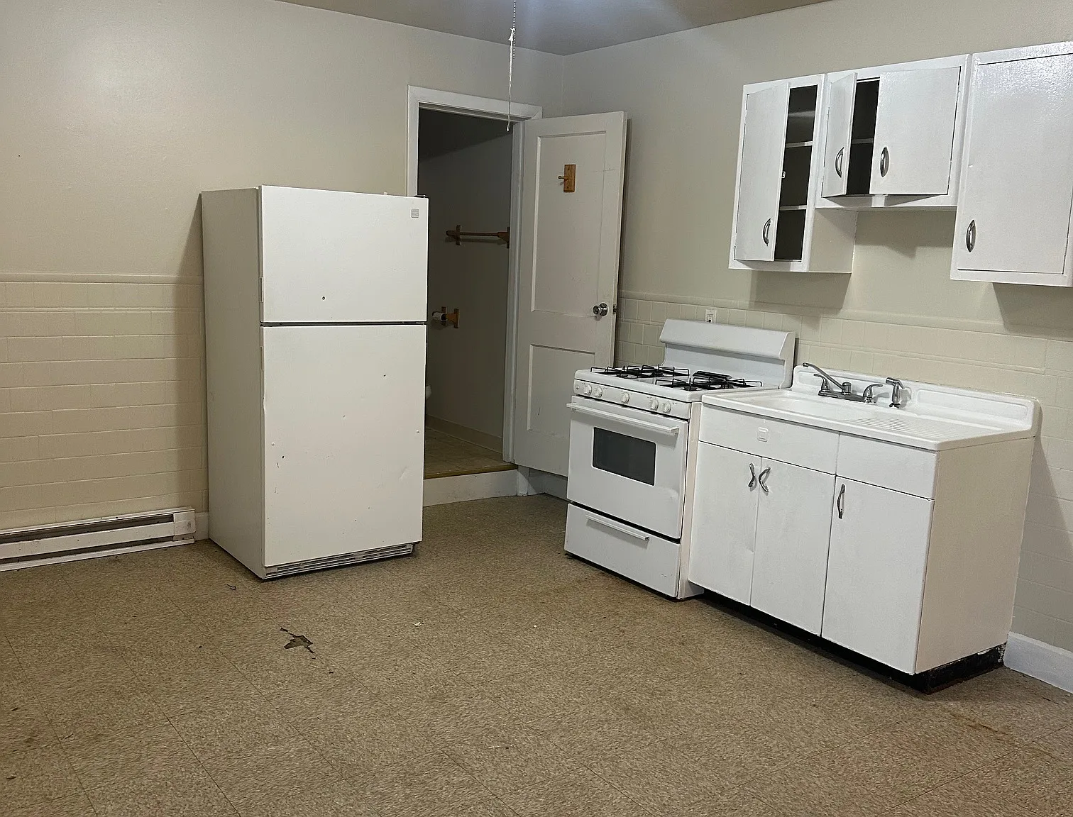 86 Mammoth Road - 86 — Photo 3