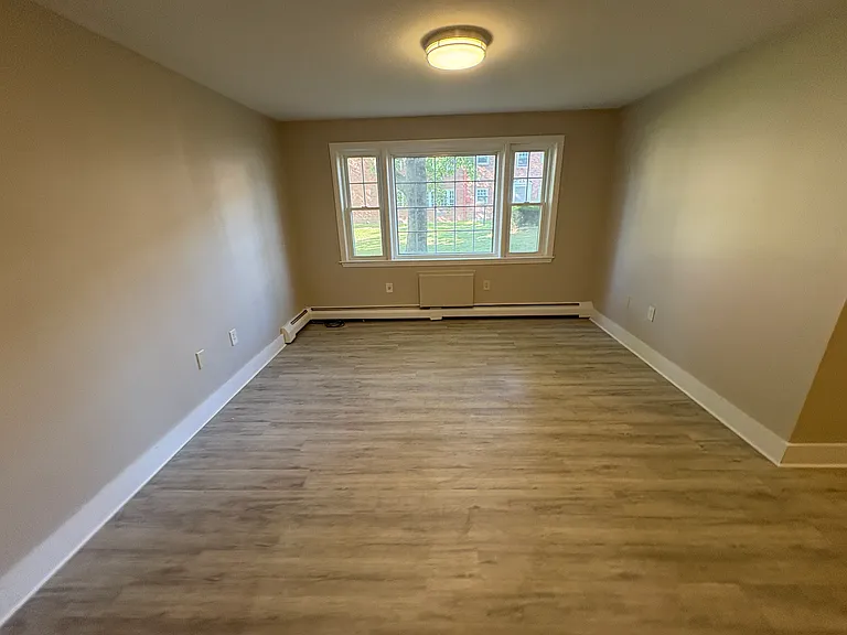 30A Hillside St #B18 — Photo 18