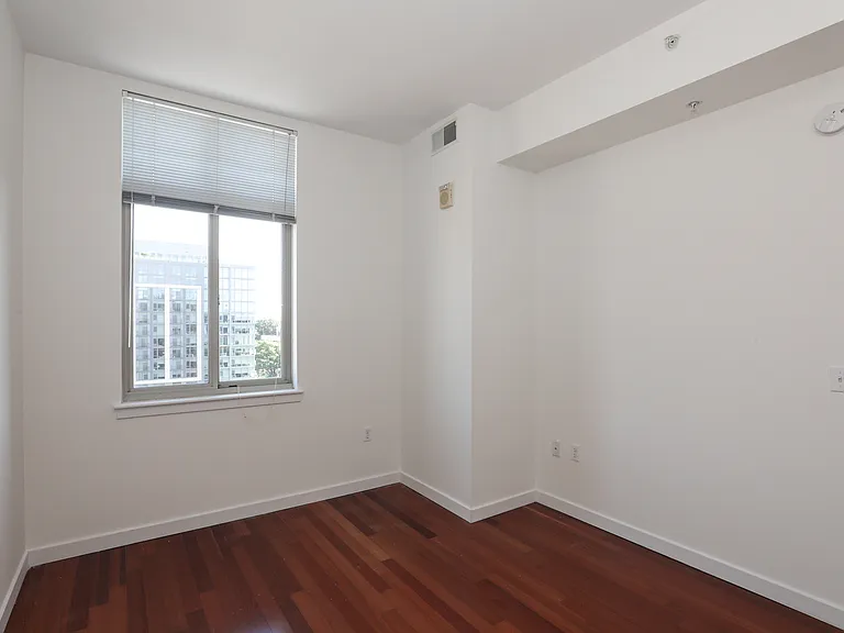 1000 New Jersey Ave SE #1017 — Photo 9