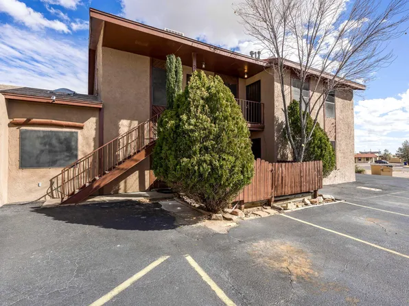 2432 La Fonda Cir, Las Cruces, NM 88001