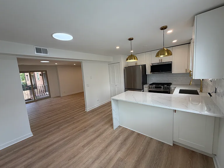 5819 W Higgins Ave #2D — Photo 10