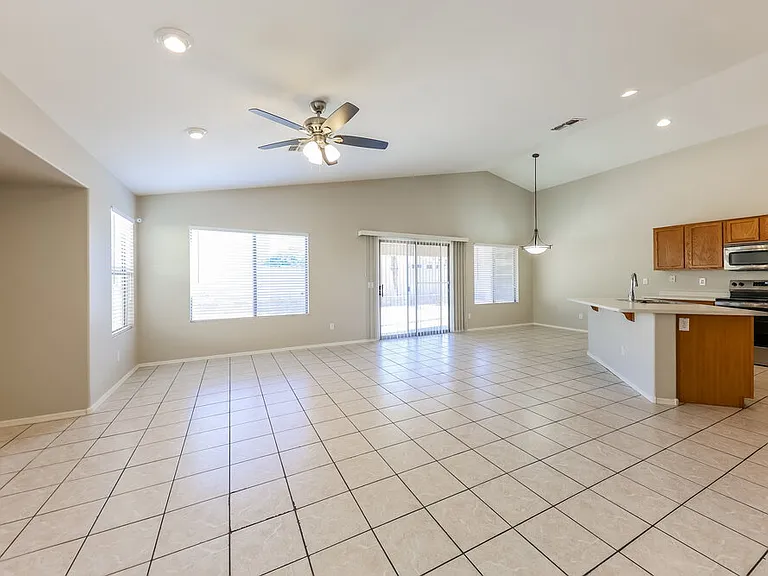 9166 W Melinda Ln — Photo 4