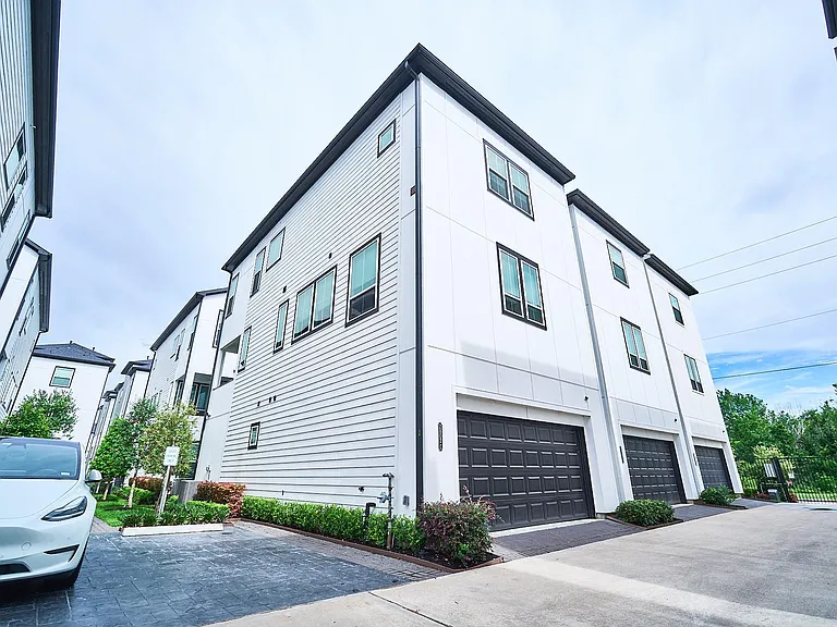 2802 Grand Fountains Dr #C — Photo 2