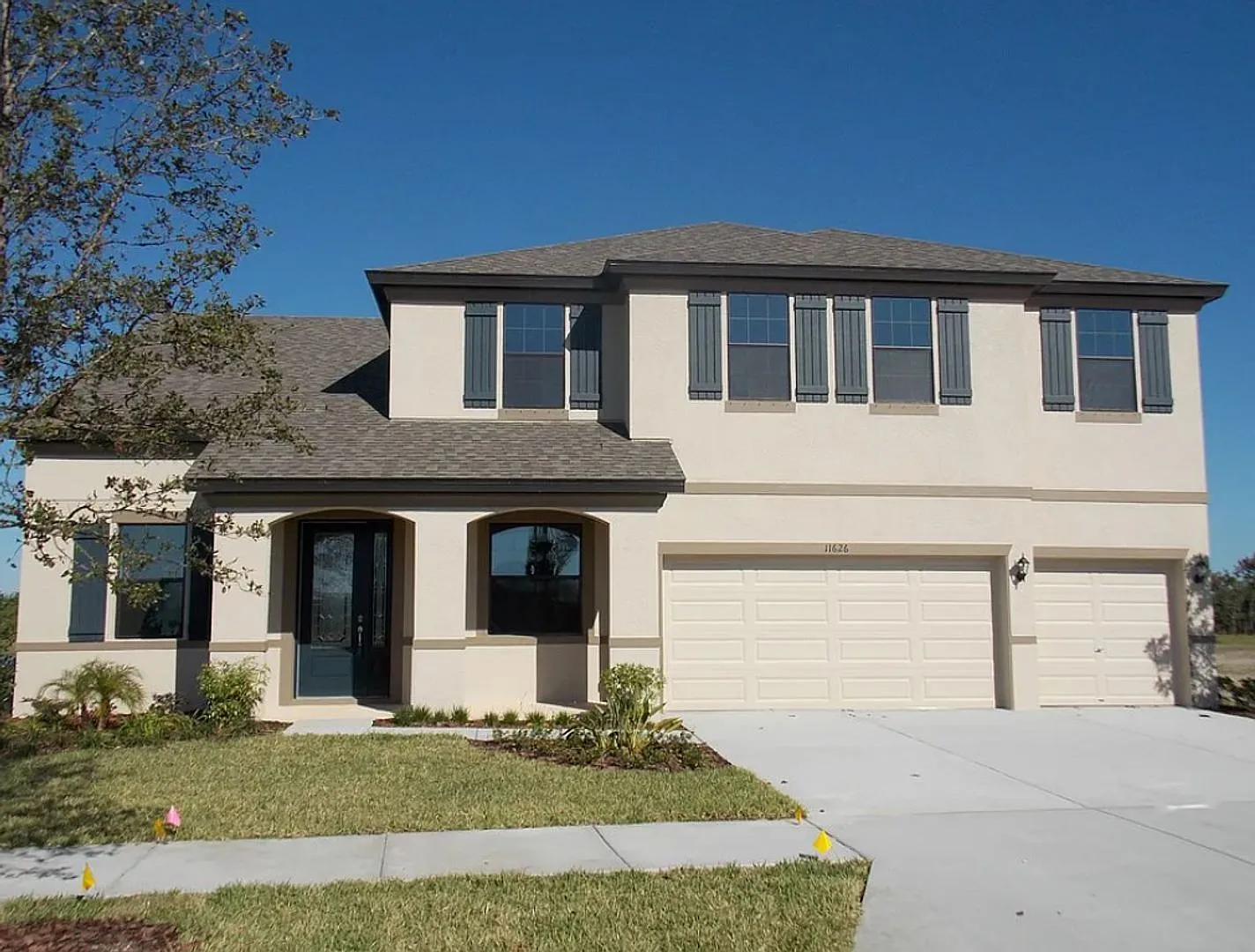 Spacious 5BR/4BA Home with Pool in Riverview — Photo 1