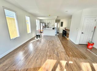 21-46 42nd St #2, Astoria, NY 11105