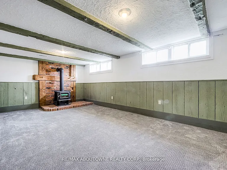 530 Lees Ln — Photo 22