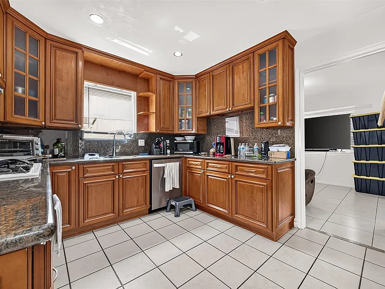8831 Sandstone St — Photo 11