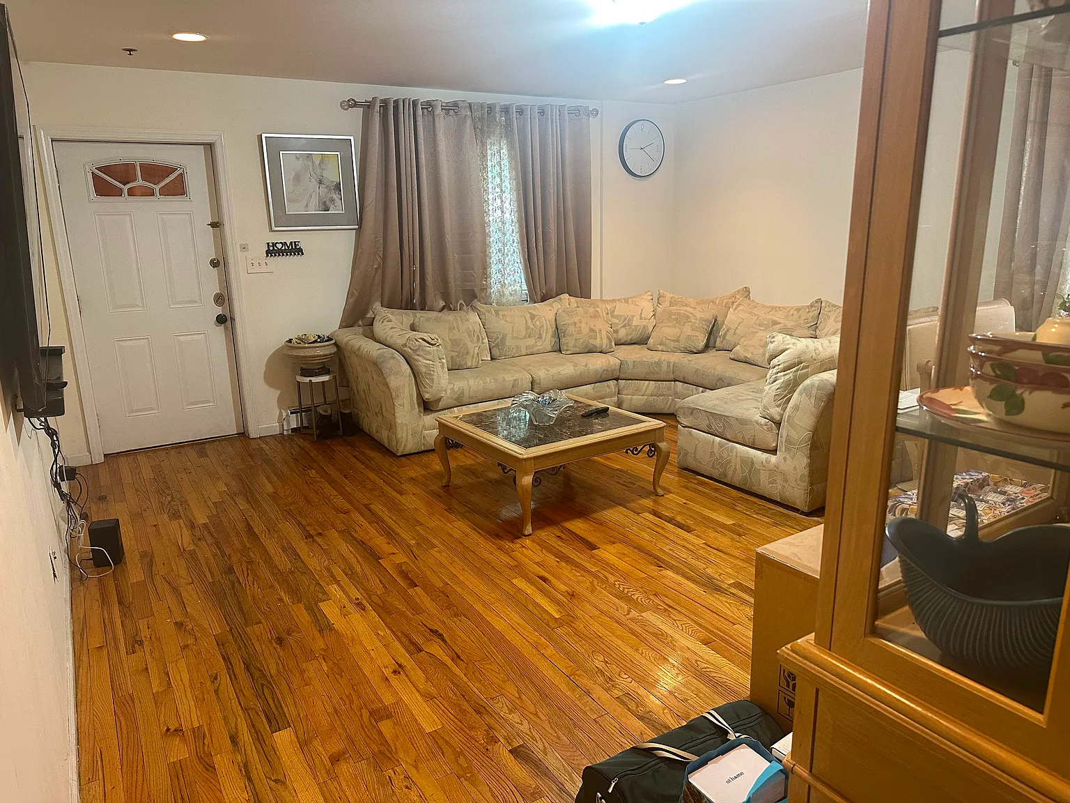 3 bed, 1200 sqft, $1,000 — Photo 1