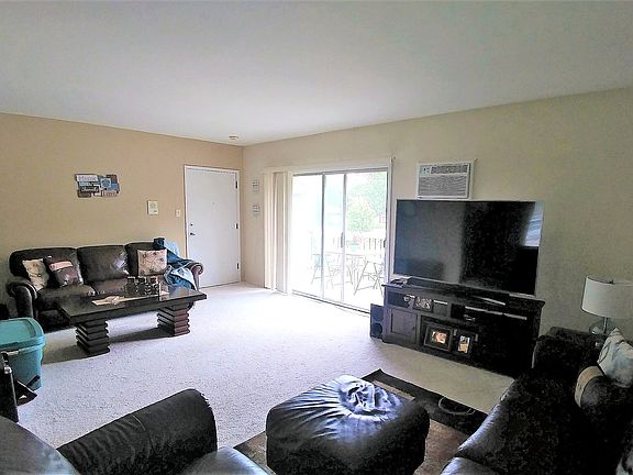 4th image of 12850 S 71st Ave #208