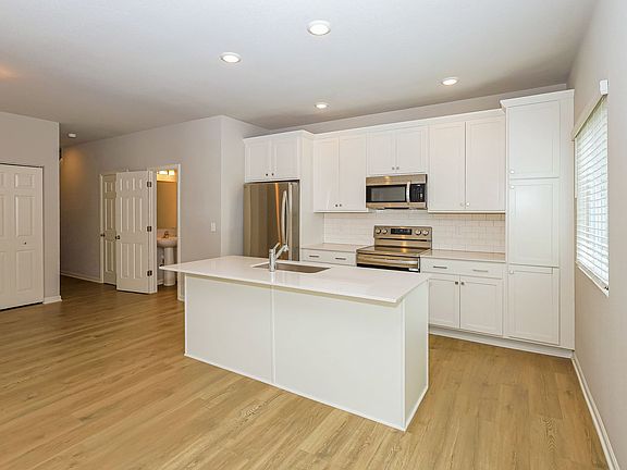 3rd image of 1305 Trailview Ct