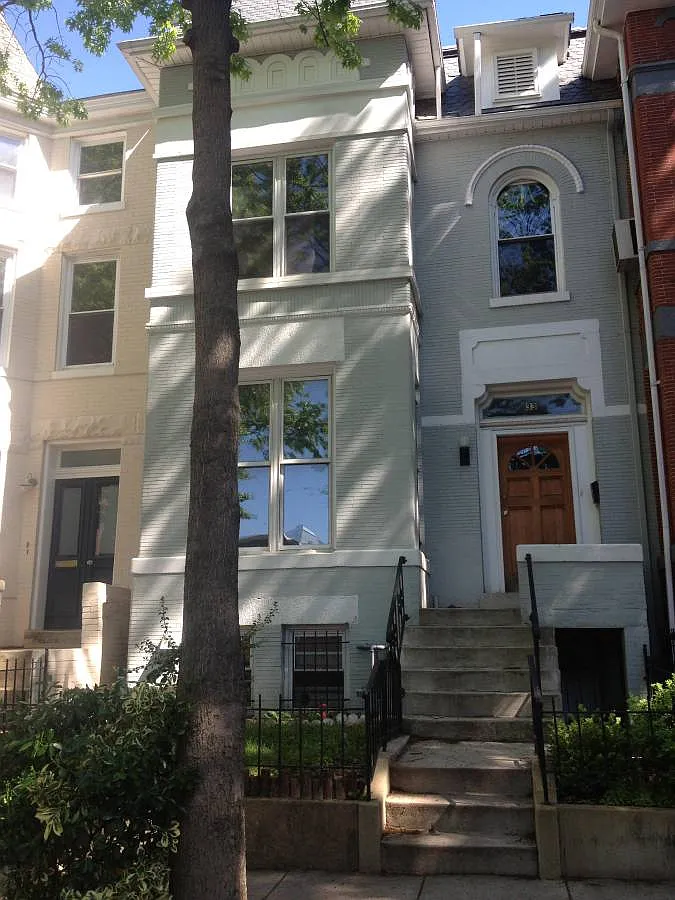 2 bed, 900 sqft, $1,600 — Photo 1