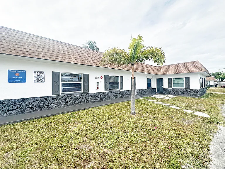 1941 NW 14th Ave #D — Photo 14