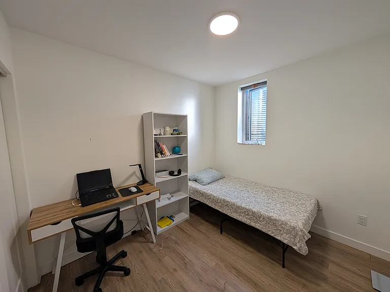 4 Champlain Ave #2 — Photo 7