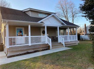 1354 N Windsor Ave, Bay Shore, NY 11706