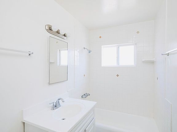 3rd image of 13544 Grand Ave #1