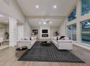 10002 Locke Ln, Houston, TX 77042