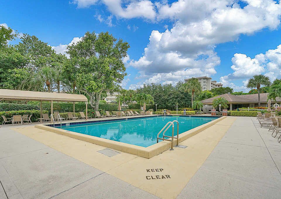 1st image of 3520 Oaks Way APT 205