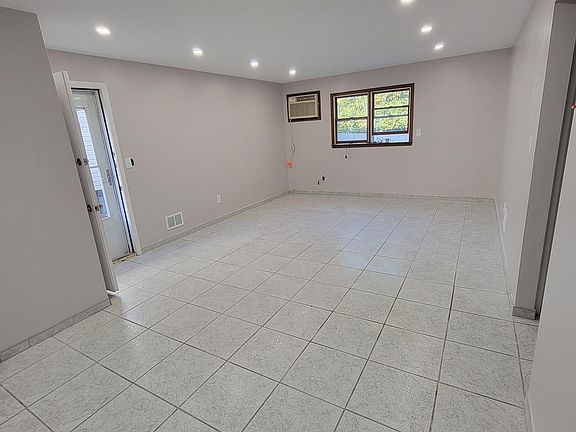 2nd image of 104 Marisa Cir Floor 2