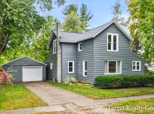 320 Pine St, Howard City, MI 49329