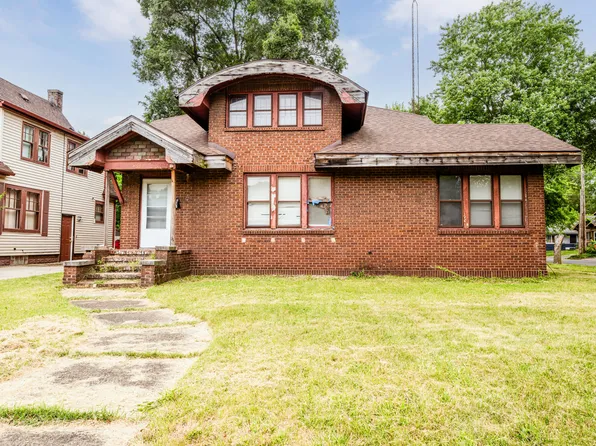 1064 Colfax Ave, Benton Harbor, MI 49022