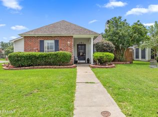 201 Pear Tree Cir, Broussard, LA 70518