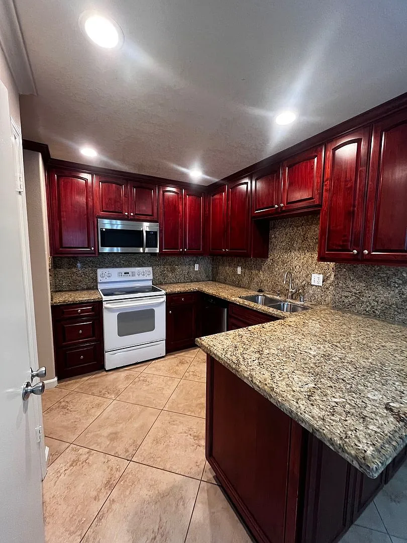 Newly Updated 2-Bedroom Single-Story Home in Oxnard — Photo 4