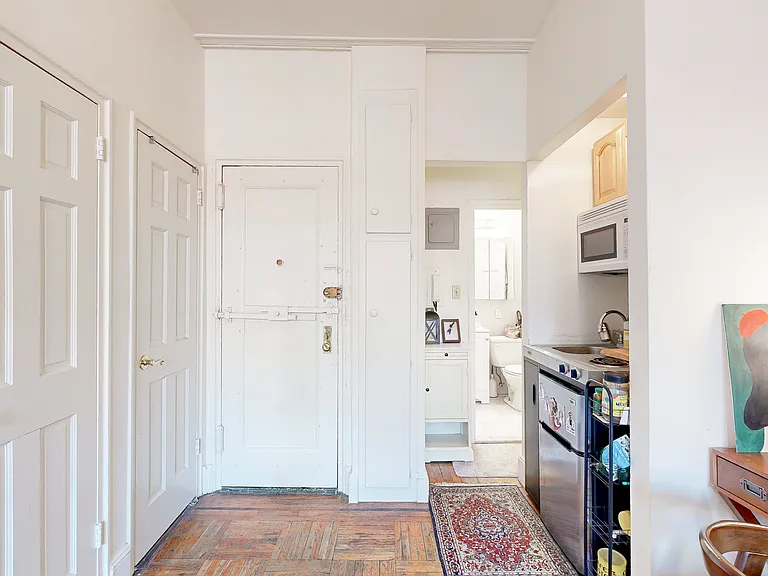 116 W 69th St #5-A — Photo 9