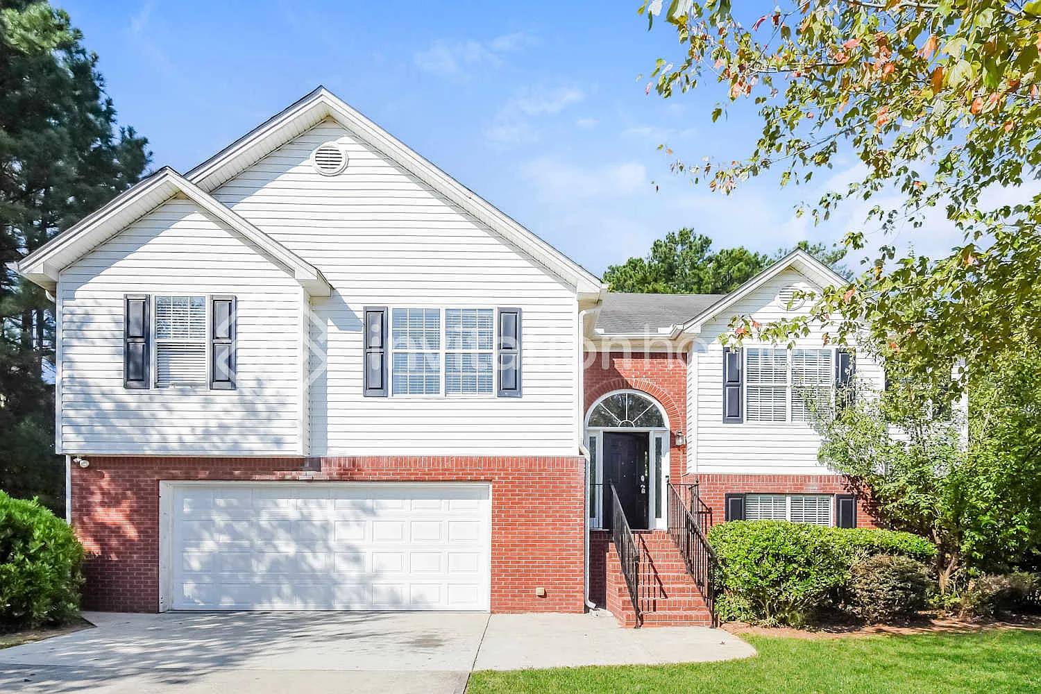 895 Lewis Ridge Cir Lawrenceville, GA 30045 — Photo 1