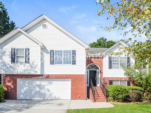 895 Lewis Ridge Cir, Lawrenceville, GA 30045