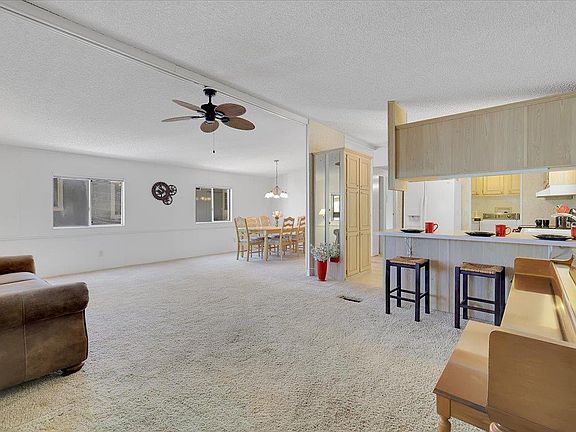 3rd image of 19 La Cienega Way