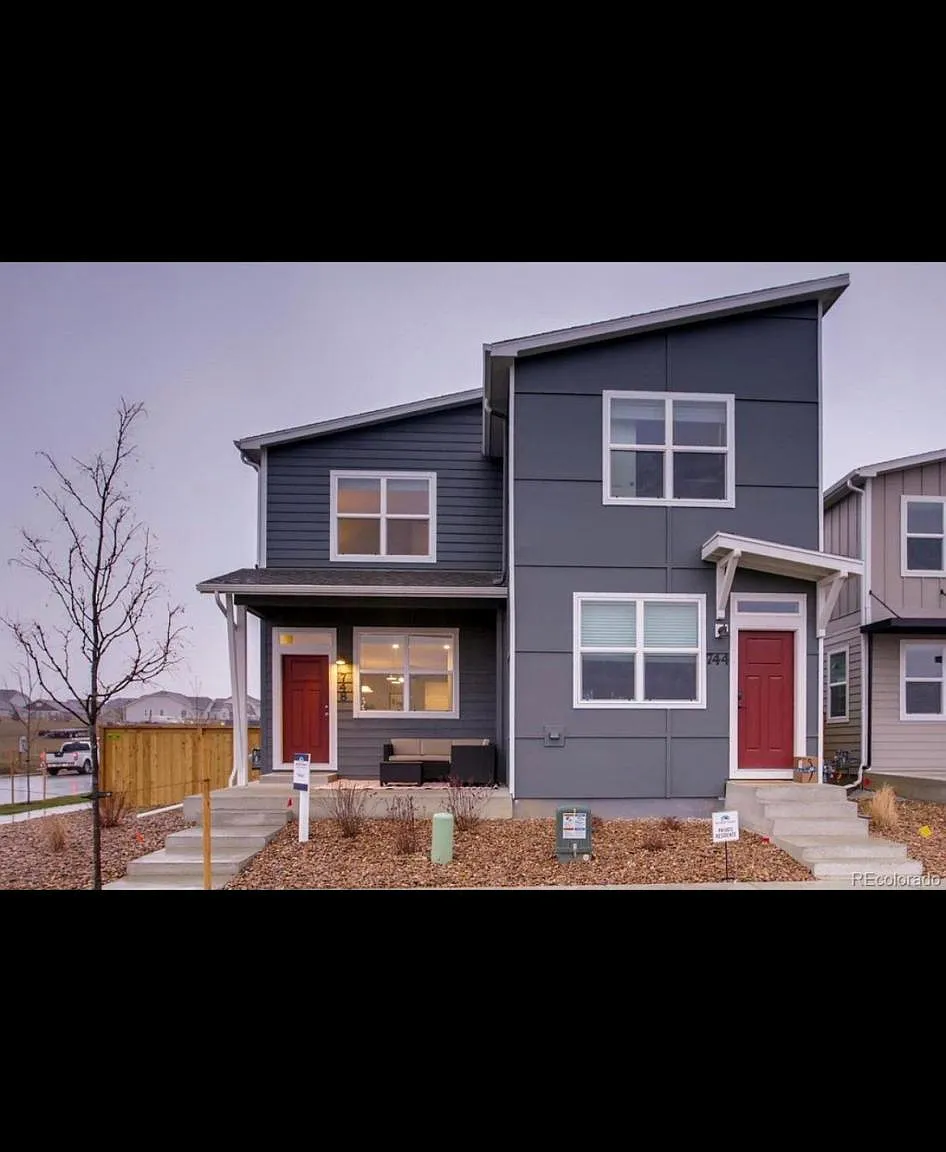 793 Great Plains Ave — Photo 1