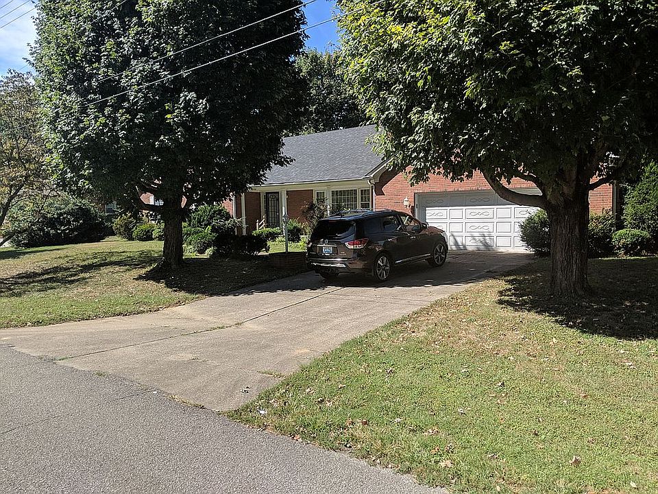 1st image of 9902 Lakewood Dr