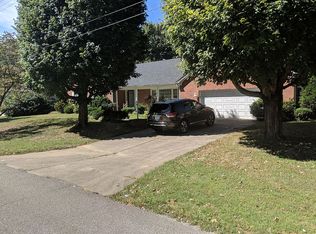 9902 Lakewood Dr, Louisville, KY 40272