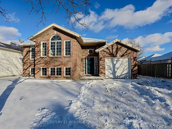 2nd image of 1021 Greenwood Park Dr