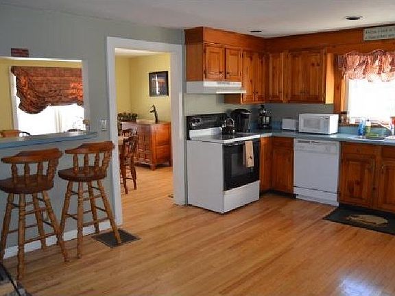3rd image of 41 Nutting Rd